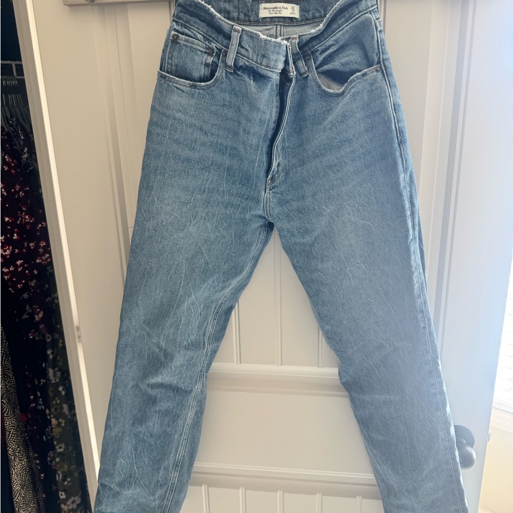 Abercrombie 90s Straight Ultra High Rise